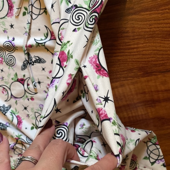 Adorable witchy fairy dress - Picture 4 of 5